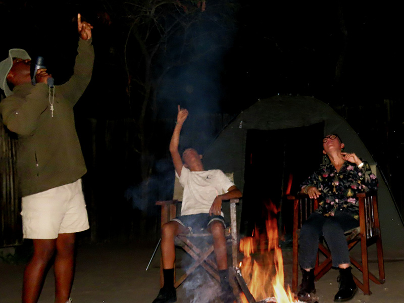 kruger-guide-at-night