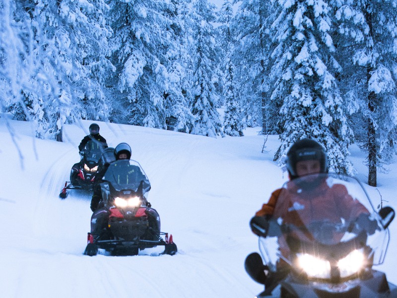 snowmobiling2